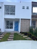 rento hermosa y cómoda casa remodelada en la pradera