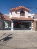 se renta casa en campanario residencial