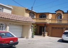 Se vende casa de 5 recámaras en Los Lobos, Tijuana