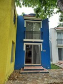 Townhouse amueblado en la Colonia Maya