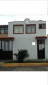 VENDO CASA EN SANTA MONICA