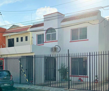 Casa En Venta, En Ciudad Del Carmen, Campeche. Propiedad De Inversion