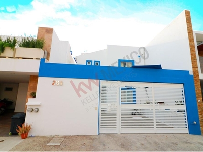 Casa en venta en con alberca en Fraccionamiento Mangos I Mazatlán