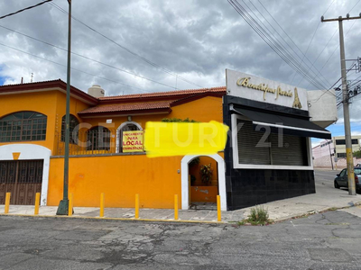 Renta De Local En Esquina De Avenida Principal, 25 Poniente, Puebla