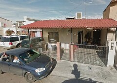 doomos. remate hipotecario -50 cerca de plaza nuevo mexicali