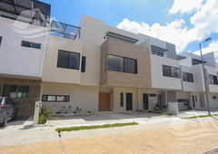 Casa En Venta En Arbolada Cancun / Codigo: Kcu3888