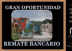 Doomos. Casa en Venta en Fraccionamiento Vista Hermosa Puerto Vallarta Jalisco Remate Bancario AOL