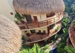 Doomos. Penthouse 2 recamaras en venta Villa Sacbe Playa del Carmen P3775