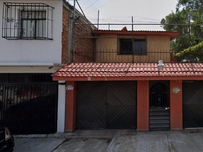 Casa En Remate Bancario En Azcapotzalco, Increible Oportunidad