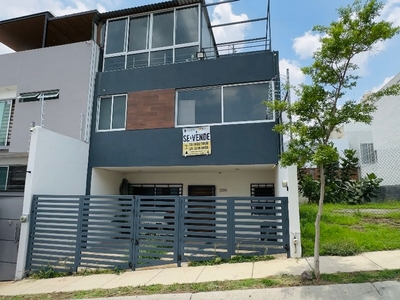 Casa en venta cerca de ITESO