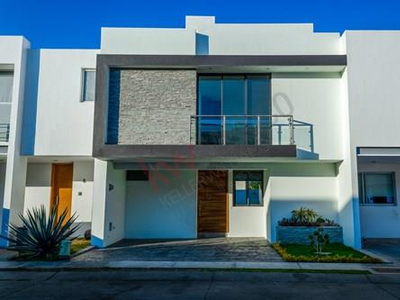 Se Vende Casa En Santillana, Solares, Zapopan.