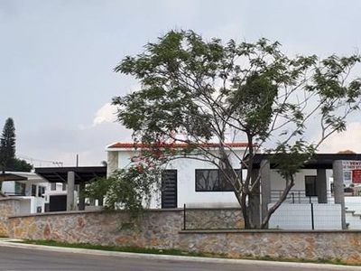 Venta Casa Contemporánea Nueva Vida Lomas De Cocoyoc / T.468.41m2 Y C.200m2