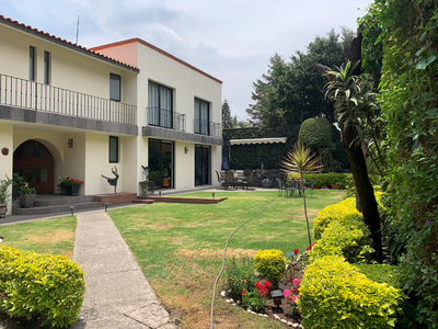 Venta De Casa Sobre Nubes De Jardines Del Pedregal, Álvaro O