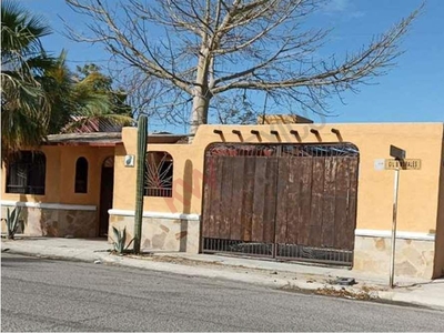 Casa Amplia con Terreno Adicional Venta en Fraccionamiento Arcoíris, La Paz, Baja California Sur, México