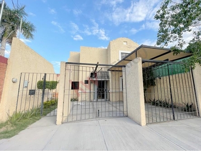 Casa en renta frente a casa de cristiandad en Villa Jardin, Torreón, Coahuila