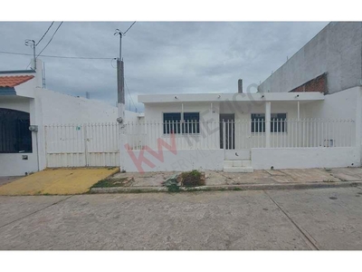 en venta casa amplia con excelente y céntrica ubicación mazatlán