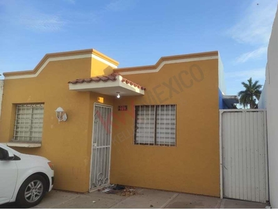 SE VENDE CASA EN LOS MOCHIS DE UNA SOLA PLANTA EN AVENIDA PRINCIPAL