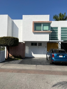 Casa en Venta en Porta Magna, Av. Vallarta