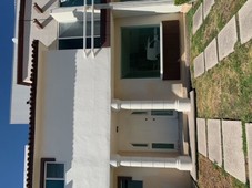 Casa en VENTA frente a Antea Juriquilla en privada con 3 recámaras y 2.5 baños