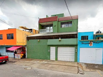 Casa A La Venta En Ciudad Nezahualcoyotl, Muy Cerca Del Palacio Municipal, Remate Bancario