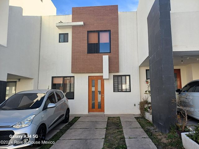 Casa De 3 Recamaras (una En Planta Baja) En Venta En Zibatá.