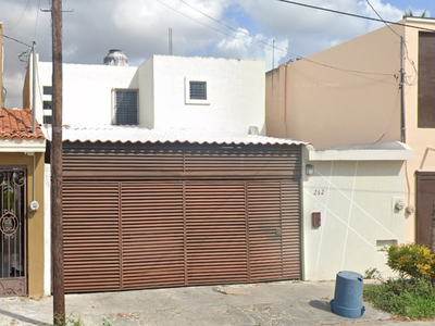 Casa En Remate Bancario En Vista Alegre, Merida, Yucatan. (65% Debajo De Su Valor Comercial, Solo Recursos Propios, Unica Oportunidad) -ekc