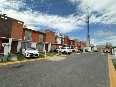 Casa en renta Calle Aretusa, Desarrollo Las Hesperides Toluca, Toluca, México, 50227, Mex