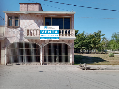 Casa En Venta En Fracc. Los Pinos Los Mochis, Sinaloa