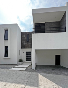 Casa Nueva En Venta Col. Acapatzingo Cuernavaca | 3 Recs, 3 1/2 Baños, Estudio, Alberca Y Jardín