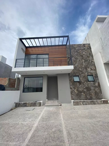 Hermosa Residencia En Lomas De Juriquilla, Doble Altura, Cto