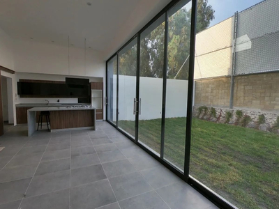 Se Vende Casa En Colinas De Juriquilla, Doble Altura, Gran J