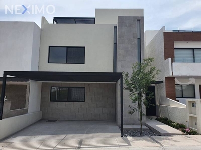 Casa en venta en Zibata Queretaro privada Acantha