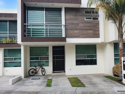 Casa En Venta En El Refugio Dentro De Condominio Precio De O