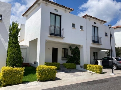 CASA EN VENTA EN SAN ISIDRO JURIQUILLA, QUERETARO