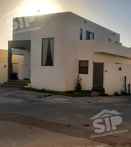 Inversionistas!! Hermosa casa en venta en Arteaga Coahuila