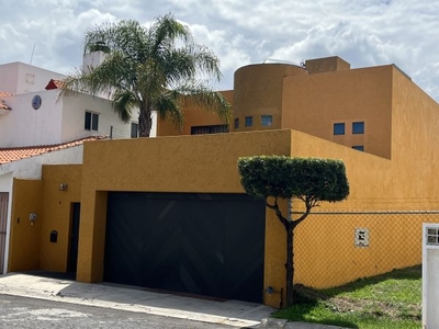 VENTA DE HERMOSA CASA EN FRACC RESIDENCIAL LA TRINIDAD EN CHOLULA, PUEBLA