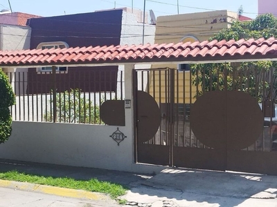 Casa en venta Calle Piñon, Lomas De San Mateo, Naucalpan De Juárez, Estado De México, México