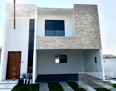 Doomos. VENTA CASA PUNTA TIBURON, TRES RECAMARAS