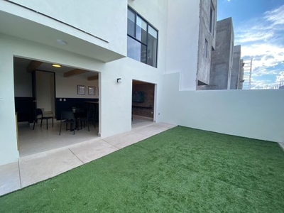 Casa amplia en venta con sotano en Zibata, Querétaro