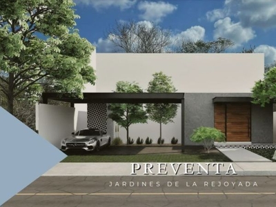 Casa en Venta en Mérida, Privada Jardines de la rejoyada, Sierra Papacal