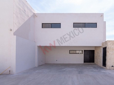Casa nueva en venta en fraccionamiento cerrado de Gómez Palacio, Durango.