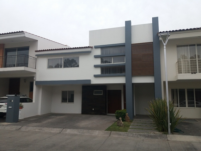 Casa En Venta, Coto Del Parque Metropolitano, Rinconada Del Parque, Zapopan