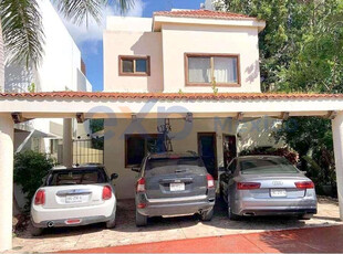 Casa En Venta En Residencial Cumbres, Smz-310, Cancun Quintana Roo