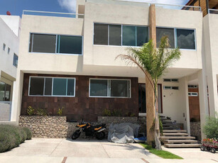 Se Vende Casa En Cañadas Del Lago, 3 Niveles, Roof Garden, C