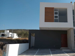 Venta De Casas En El Encino, Pasillo Lateral, Estudio O 4ta