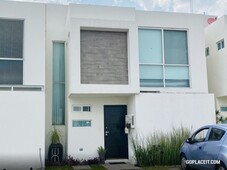 casa amueblada en venta en fraccionamiento san isidro residencial, cuautlancingo - 2 baños - 100.14 m2