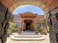 preciosa casa estilo mexicano en venta - 4 recámaras - 4 baños - 452 m2