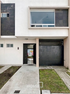 Amplia casa con Excelente Ubicación en Residencial Paseo Arboledas, Estado de México