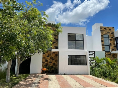 ¡Se renta hermosa casa en el Fraccionamiento Gran San Pedro Cholul, Yucatán!