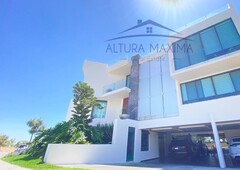 Lujosa Residencia en Venta Puerta Las Lomas Zapopan